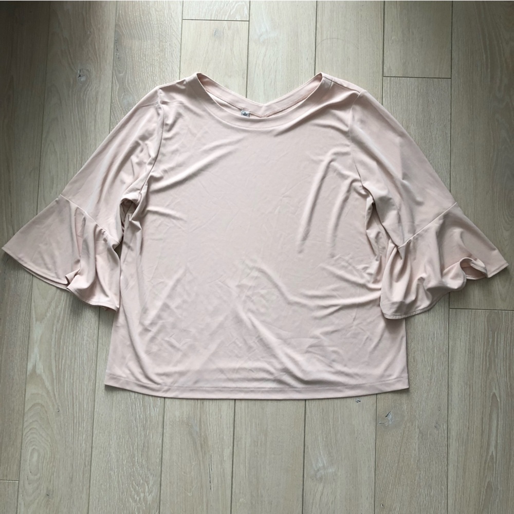 Uniqlo Bell Sleeve Top in Light Pink